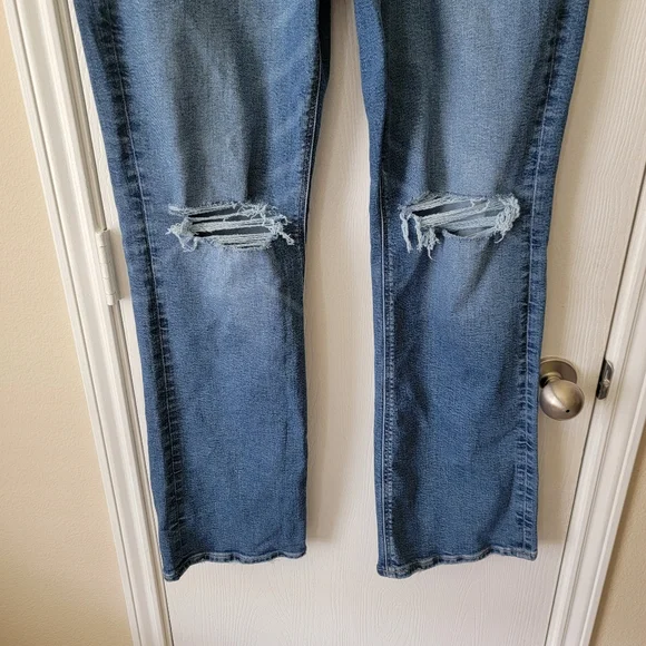 American Eagle 90's Bootcut Jeans - Picture 6 of 11